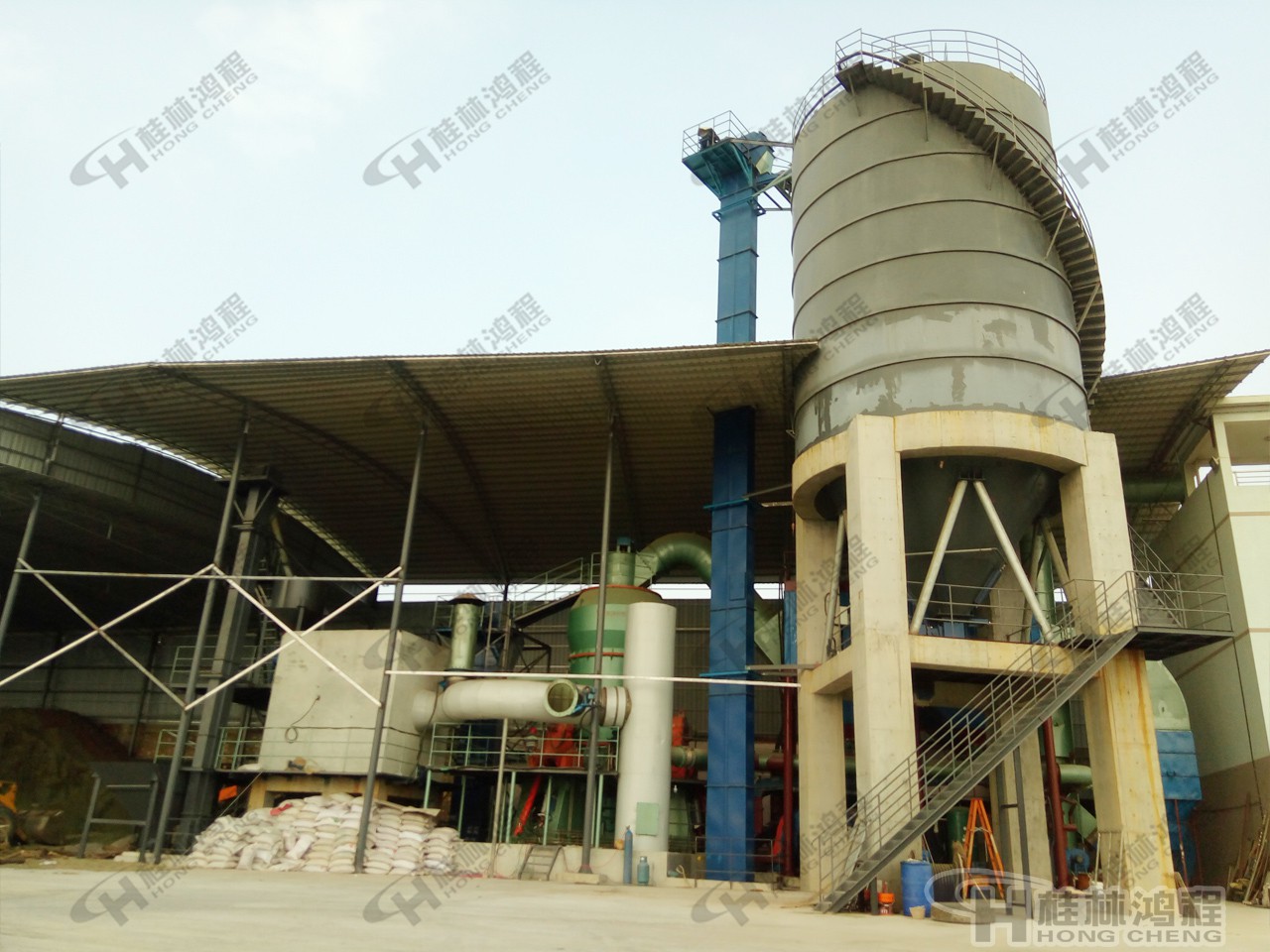 桂林鴻程環(huán)保制粉生產(chǎn)線-HLM粉煤灰立磨裝備 桂林鴻程環(huán)保制粉生產(chǎn)線-HLM粉煤灰立磨裝備