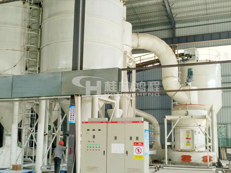 鋁礬土雷蒙磨出粉200目時(shí)產(chǎn)5噸機(jī)型 HC1700鋁礬土雷蒙磨出粉200目時(shí)產(chǎn)5噸機(jī)型