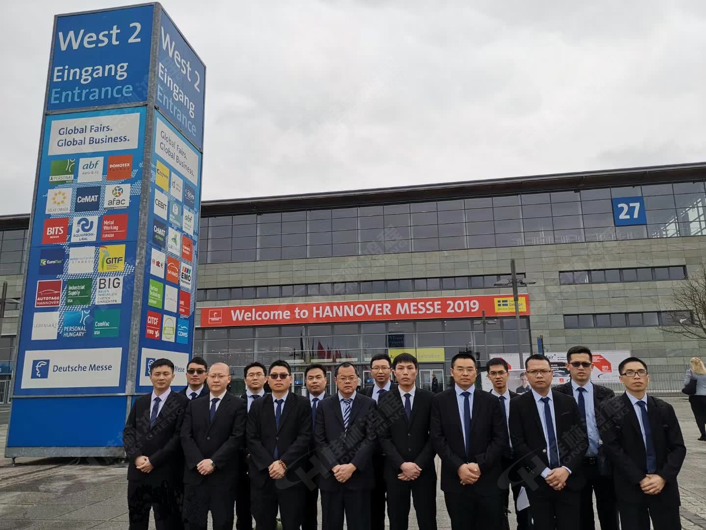 磨粉機廠家桂林鴻程參加漢諾威工業(yè)展學習德國人設(shè)計