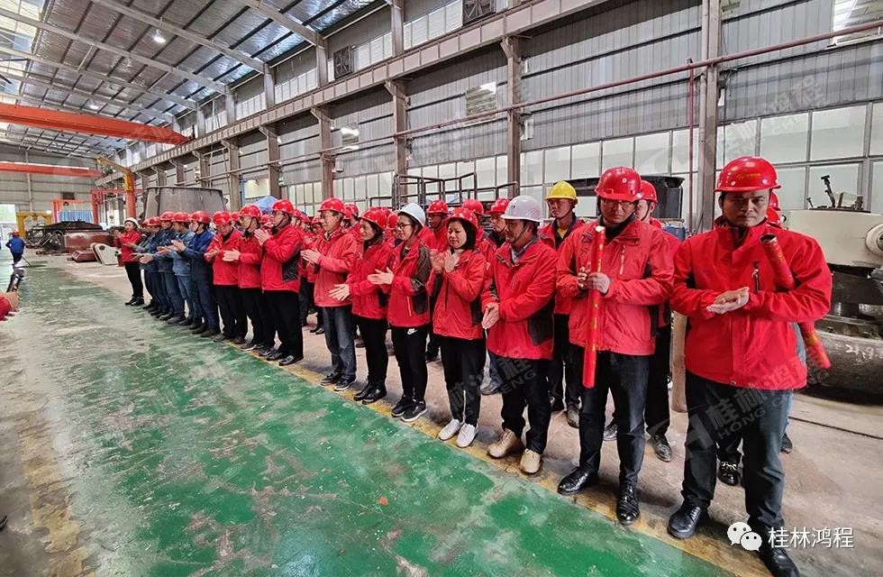 里程碑！桂林鴻程自主研發(fā)HC3000全球大型雷蒙磨正式投入市場！