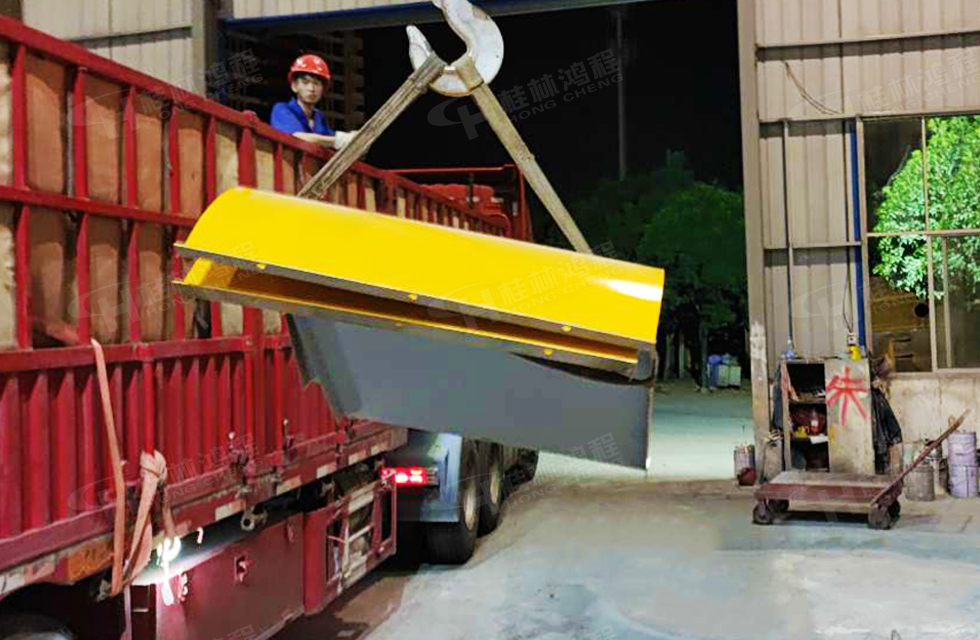 【發(fā)貨】海內(nèi)外訂單火爆，大批鴻程設(shè)備奔赴全球！